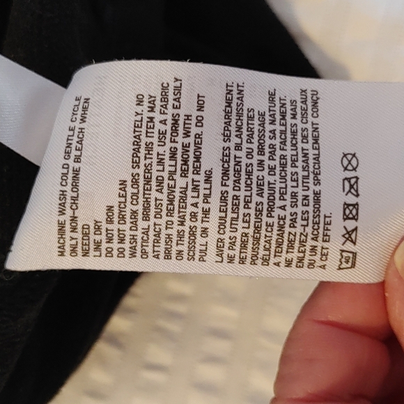 🍁Heattech Men's Medium black long sleeve thermal top - Picture 4 of 5